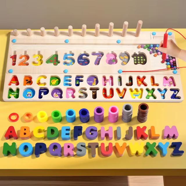 Labyrinthe magnétique montessori avec des chiffres, des lettres colorées, des perles et des anneaux empilables, conçu pour aider les enfants à apprendre tout en s'amusant.