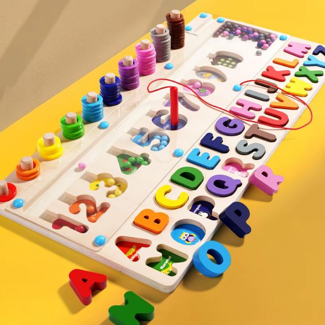 Labyrinthe magnétique montessori avec chiffres, lettres colorées, perles et anneaux empilables, conçu pour l'apprentissage interactif des enfants.