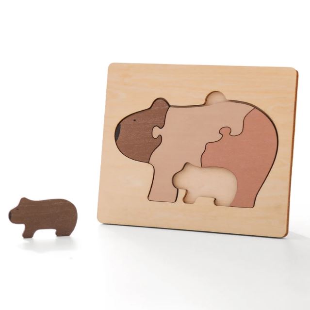 Puzzle 4 pièces en bois représentant un ours et son ourson, idéal pour développer la coordination œil-main et l'imagination des enfants en bas âge.