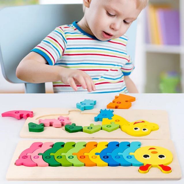 Puzzle 2 ans montessori en bois, avec des pièces numérotées et colorées, parfait pour développer la coordination et la reconnaissance des chiffres chez les jeunes enfants.