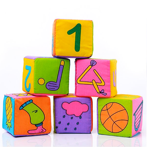 Ensemble de cubes montessori en tissu illustrés de chiffres et d'images colorées, conçu pour stimuler l'apprentissage et le développement sensoriel des tout-petits.