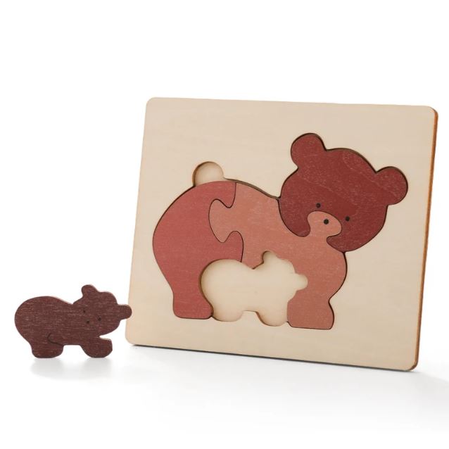 Puzzle 4 pièces en bois représentant un ours et son petit, parfait pour initier les enfants à l'assemblage et à la coordination.