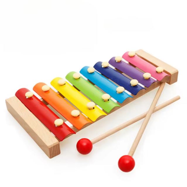 Xylophone 8 notes colorées avec deux baguettes en bois, idéal pour les jeunes enfants.