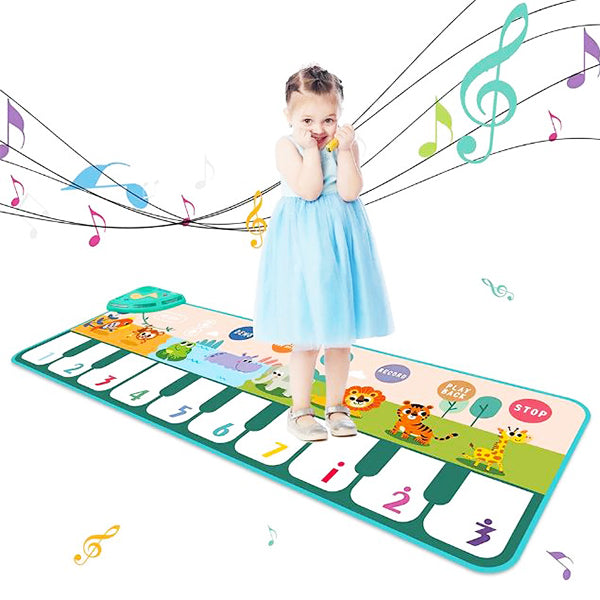 Piano pied bébé avec grandes touches colorées et motifs d'animaux, conçu pour encourager l'éveil musical et la motricité des tout-petits, illustrant une petite fille en train de jouer.